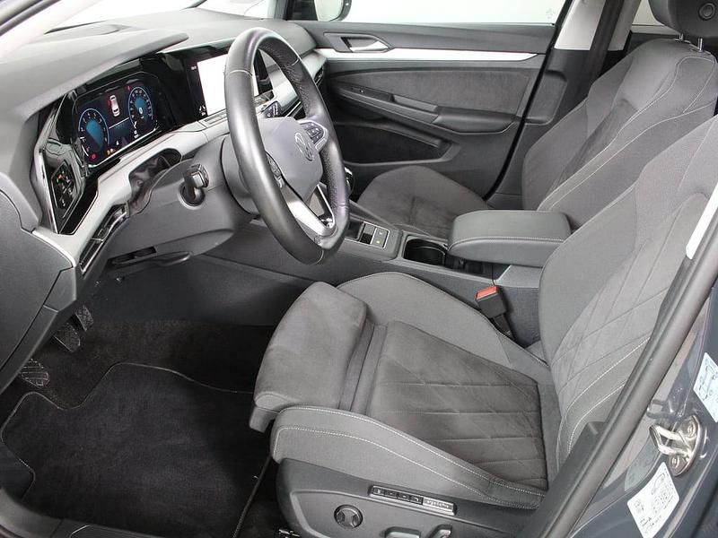 Gebraucht VW Golf VIII 110 PS (80 kW) 2024 Mittelgrau  normal Limousine