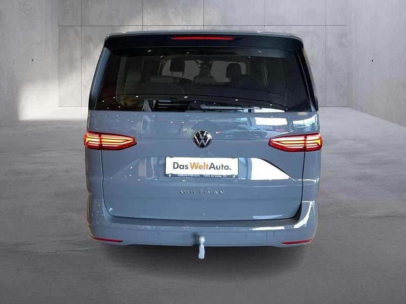Gebraucht VW Multivan 150 PS (110 kW) 2024 Mittelgrau  normal Van