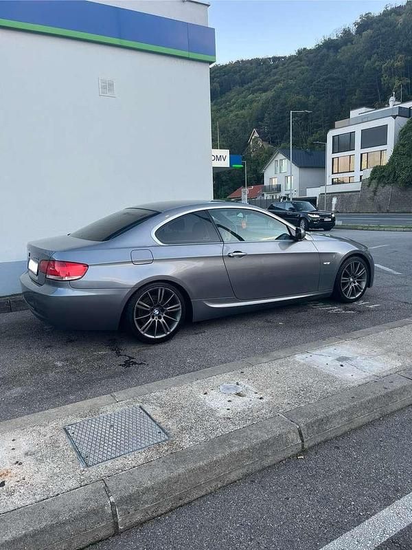 Gebraucht BMW 320 177 PS (130 kW) 2010 Coupé