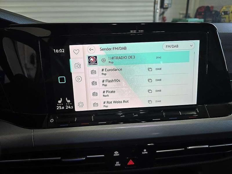 Gebraucht VW Golf VIII Life 116 PS (85 kW) 2021 Grau Limousine