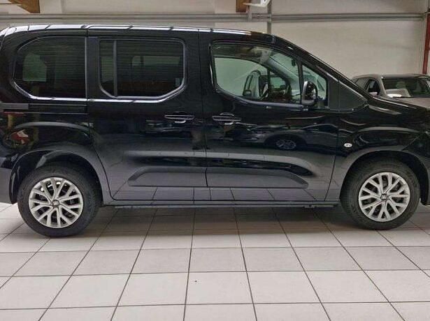 Neu Fiat e-Doblò Basis 100 kW (136 PS) 2025 Schwarz Van / Kleinbus