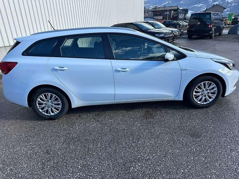 Gebraucht Kia Ceed Sportswagon 128 PS (94 kW) 2015 Weiß Kombi