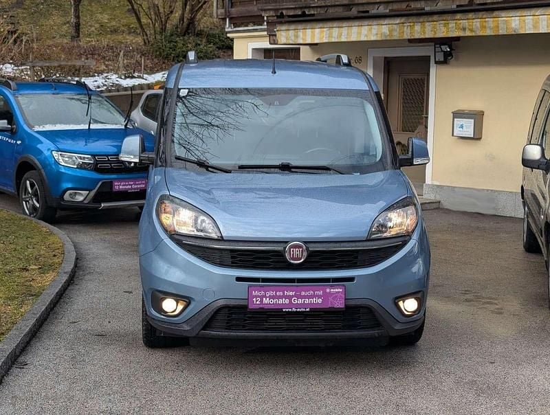 Gebraucht Fiat Doblò Lounge 95 PS (69 kW) 2019 Blau Van / Kleinbus