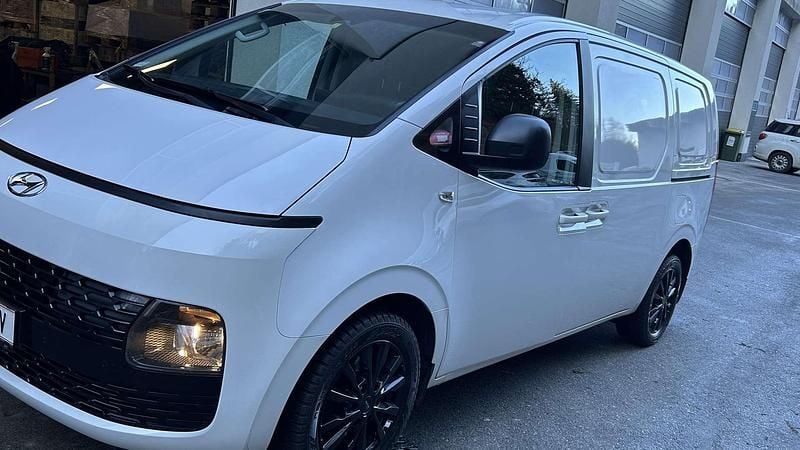 Gebraucht 2022 Hyundai Staria Trend Van / Kleinbus | € 21.000 (Superpreis) - Bild 1/4
