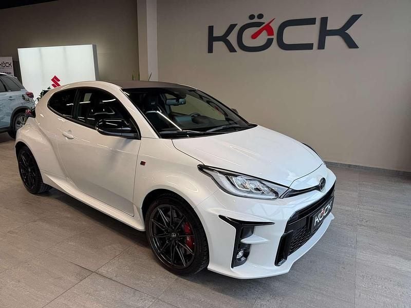 Weiß Gebraucht 2023 Toyota Yaris Kleinwagen | € 42.990 (Fairer Preis) - Bild 1/4