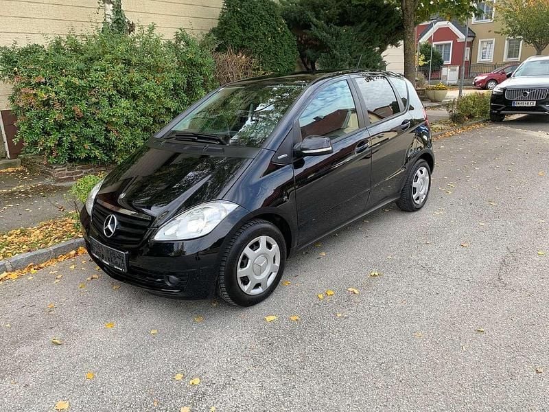 Schwarz Gebraucht 2010 Mercedes A160 Edition Limousine | € 2.999 (Fairer Preis) - Bild 1/4