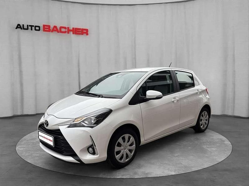 Gebraucht Toyota Yaris Active 72 PS (52 kW) 2019 Weiß Limousine