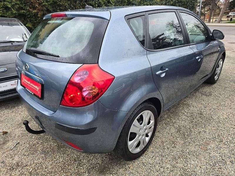 Gebraucht Kia Ceed 105 PS (77 kW) 2007 Blau Kleinwagen