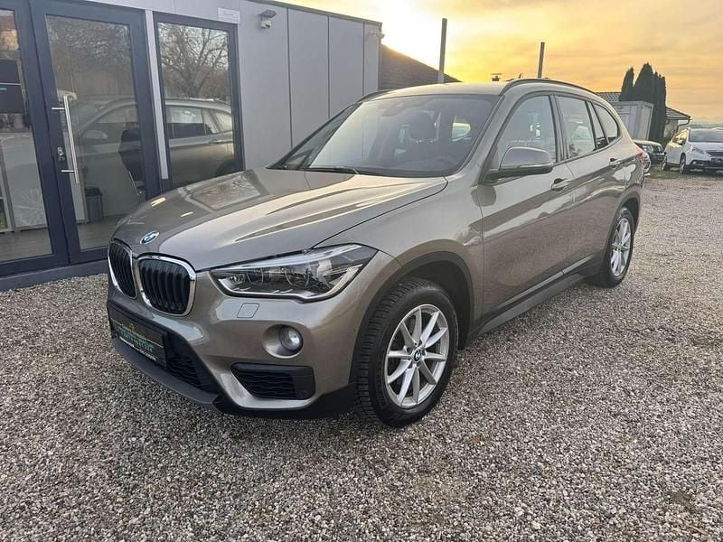 Grau Gebraucht 2016 BMW X1 Advantage SUV | € 20.490 (Guter Preis) - Bild 1/4