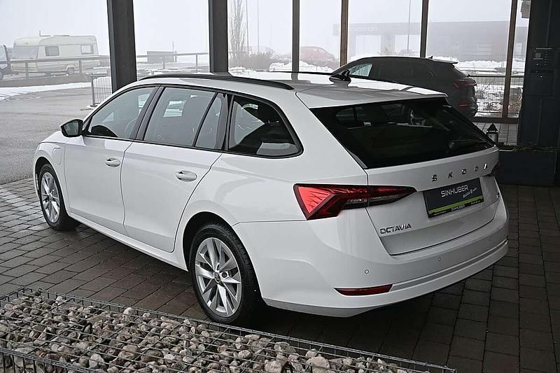 Gebraucht Skoda Octavia Style 150 PS (110 kW) 2022 Weiß Kombi