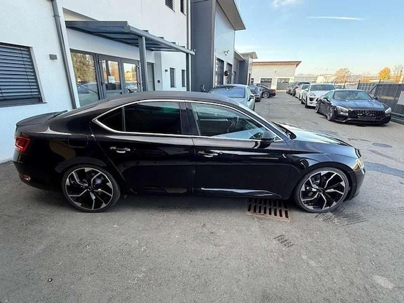 Gebraucht Skoda Superb 120 PS (88 kW) 2017 Schwarz Limousine