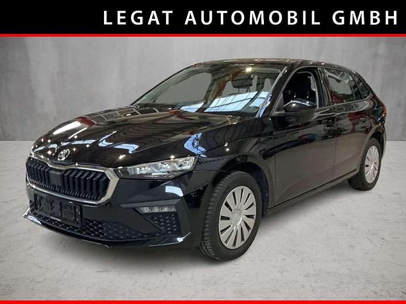 Schwarz Gebraucht 2024 Skoda Scala Essence Kleinwagen | € 20.990 (Superpreis) - Bild 1/4