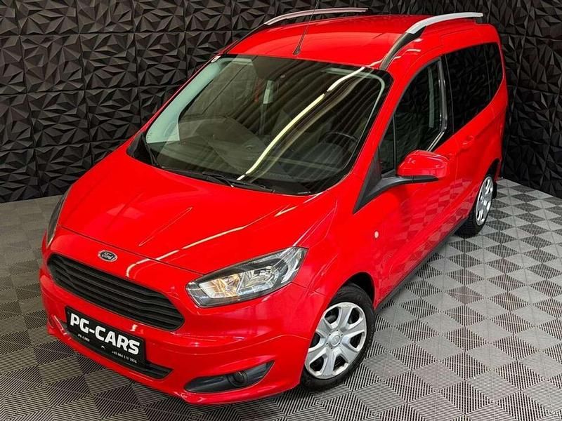 Gebraucht Ford Tourneo Trend 101 PS (74 kW) 2017 Rot Kombi