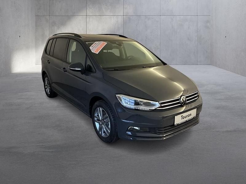 Neu VW Touran 150 PS (110 kW) 2025 Mittelgrau  normal Van / Kleinbus