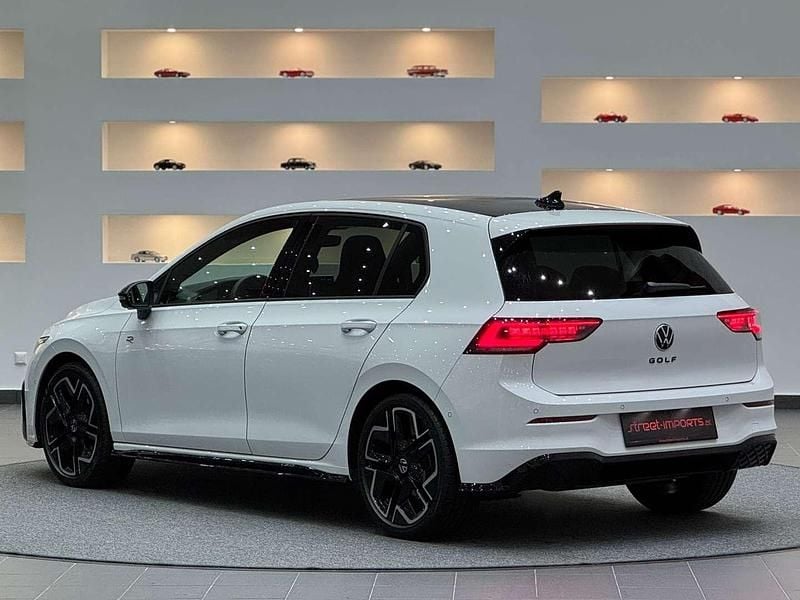 Gebraucht VW Golf VIII R-line 150 PS (110 kW) 2025 Weiß Kleinwagen