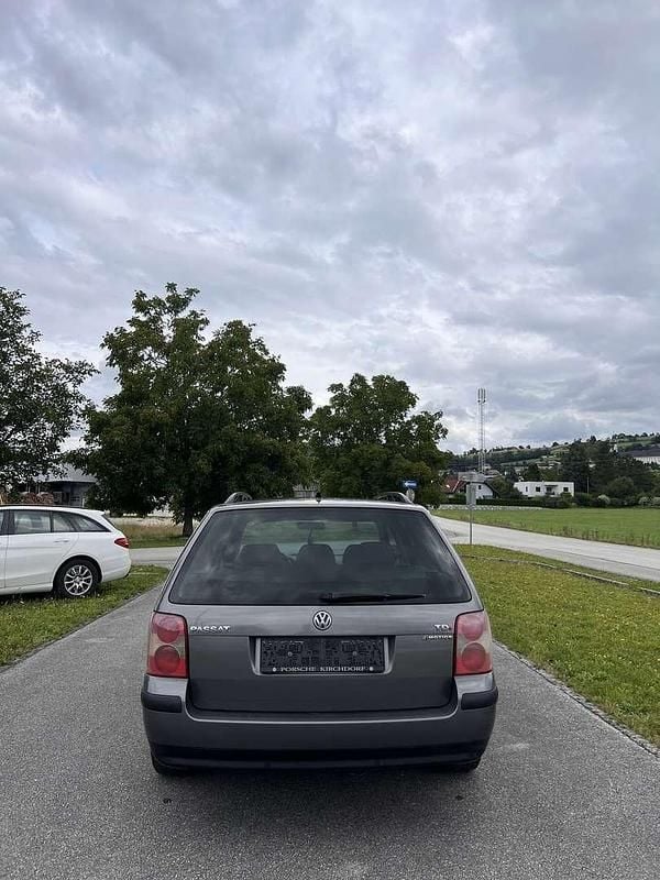 Gebraucht VW Passat 131 PS (96 kW) 2005 Grau Kombi