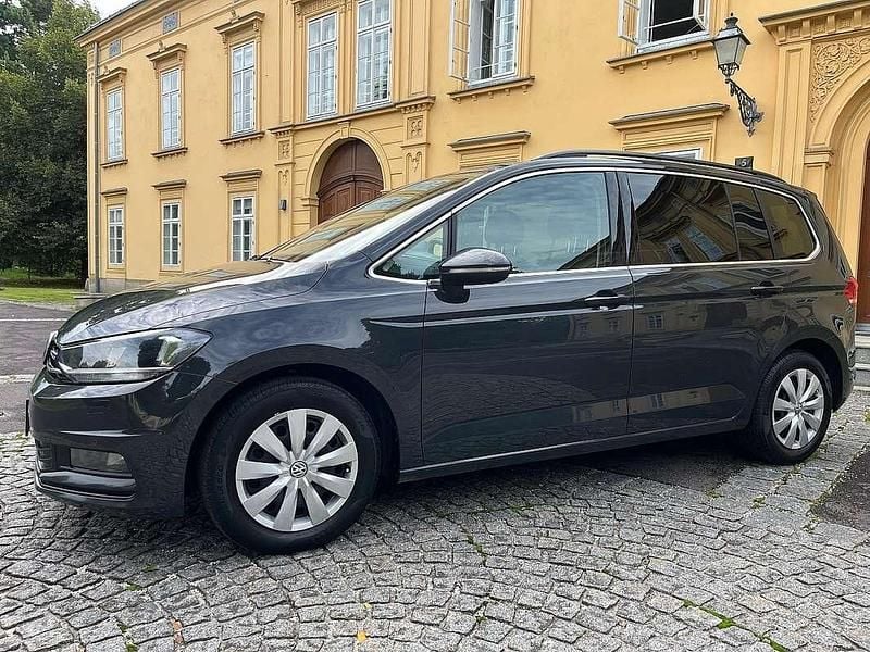 Gebraucht VW Touran Comfortline 150 PS (110 kW) 2020 Grau Van / Kleinbus