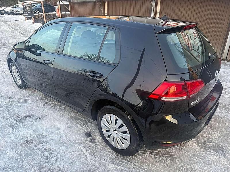 Gebraucht VW Golf VII Trendline 105 PS (77 kW) 2013 Schwarz Limousine
