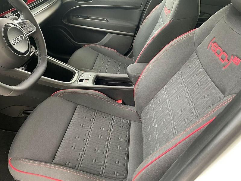 Gebraucht Fiat 600E Red 114 kW (156 PS) 2025 SUV