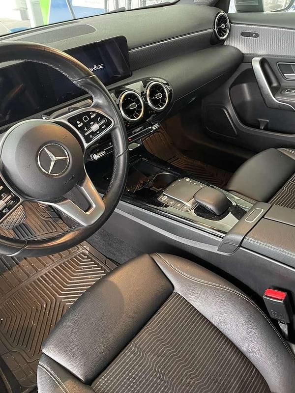 Gebraucht Mercedes A180 136 PS (100 kW) 2020 Grau Limousine