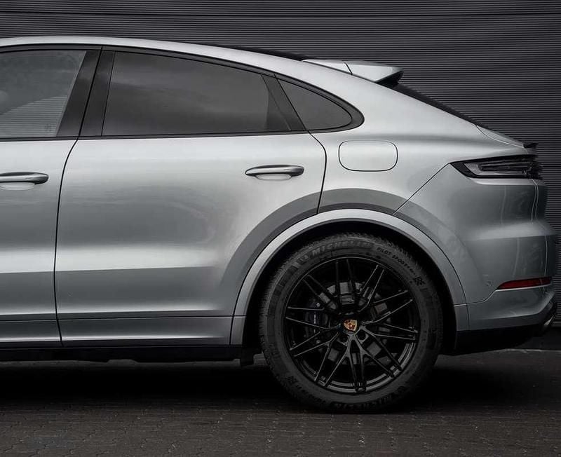 Gebraucht Porsche Cayenne E-Hybrid Coupe Sport 470 PS (345 kW) 2024 Silber Coupé