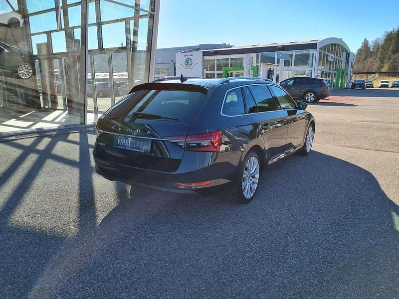 Gebraucht Skoda Superb Style 150 PS (110 kW) 2023 Schwarz Kombi