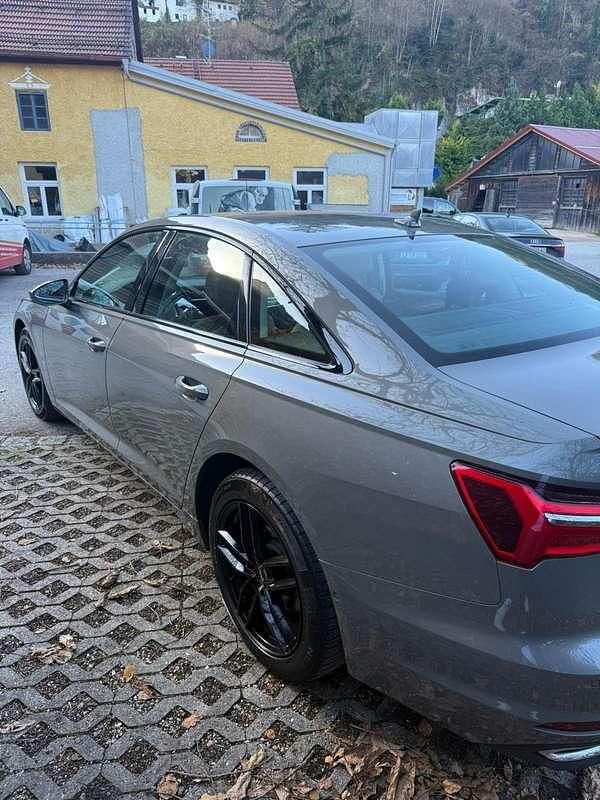 Gebraucht Audi A6 163 PS (119 kW) 2022 Grau Limousine