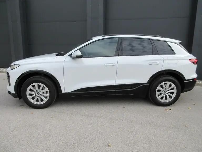 Gebraucht Audi Q6 e-tron 100 kW (136 PS) 2025 Weiss  metallic SUV
