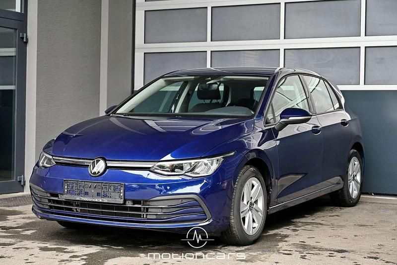 Gebraucht VW Golf Life 110 PS (80 kW) 2023 Blau Limousine