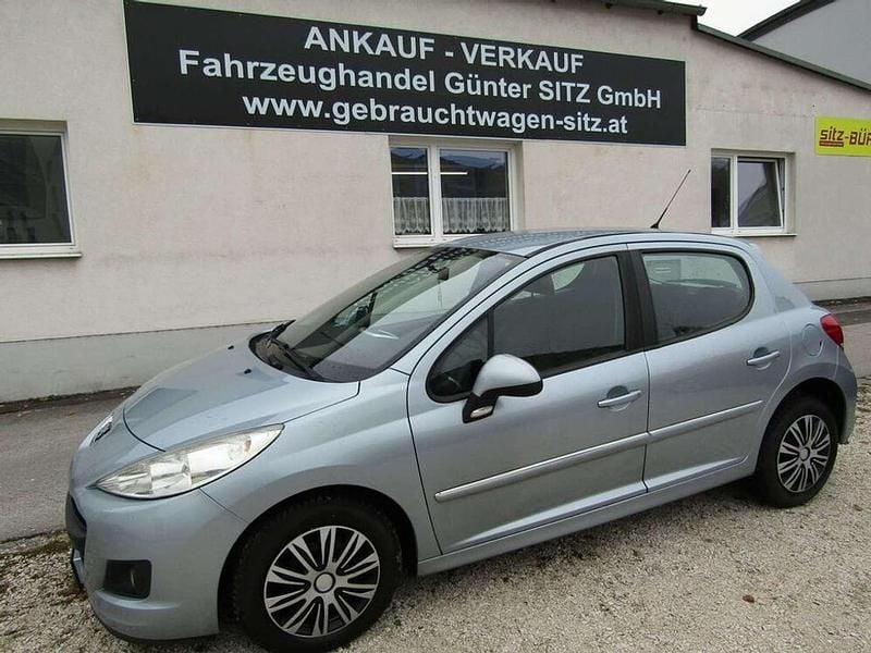 Gebraucht Peugeot 207 Access 73 PS (53 kW) 2011 Blau Limousine