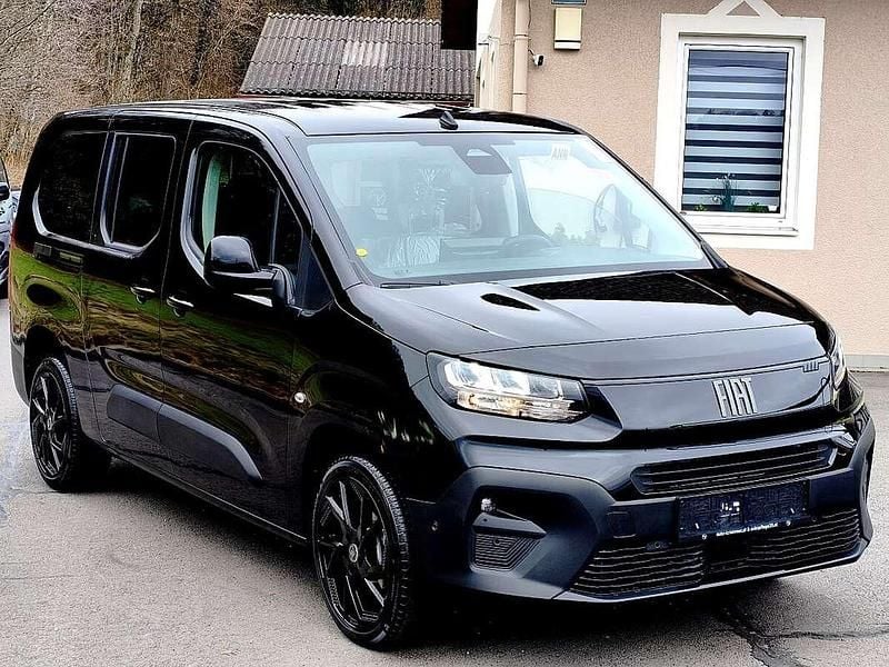 Neu Fiat Doblò 131 PS (96 kW) 2025 Schwarz Van / Kleinbus