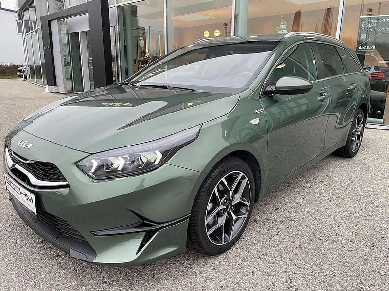 Grün Gebraucht 2024 Kia Ceed Sportswagon Silver Kombi | € 25.350 (Guter Preis) - Bild 1/4
