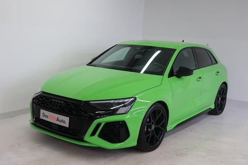 Grün Gebraucht 2022 Audi RS3 Sportback Ambiente Kleinwagen | € 59.990 (Etwas zu teuer) - Bild 1/4