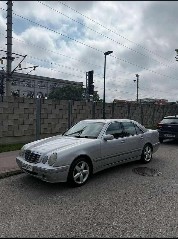 Gebraucht Mercedes E200 Elegance 116 PS (85 kW) 2001 Limousine