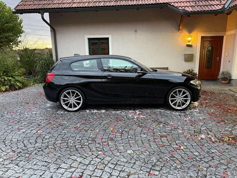 Gebraucht BMW 120 Sport Line 177 PS (130 kW) 2015 Schwarz Kleinwagen