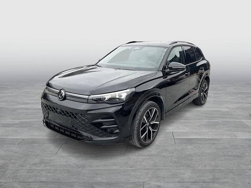 Schwarz metallic Gebraucht 2025 VW Tiguan Sport SUV | € 59.900 - Bild 1/4
