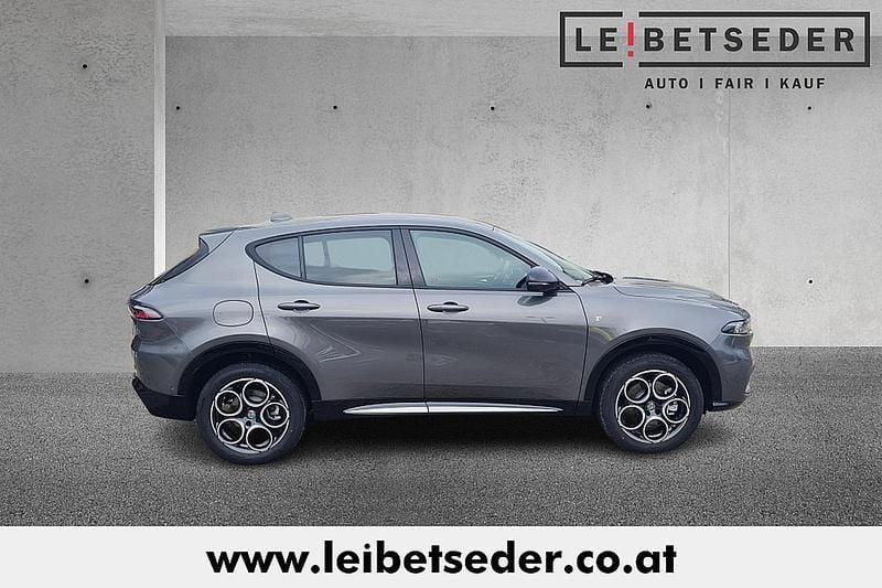 Gebraucht Alfa Romeo Tonale Ti 180 PS (132 kW) 2024 Grau SUV