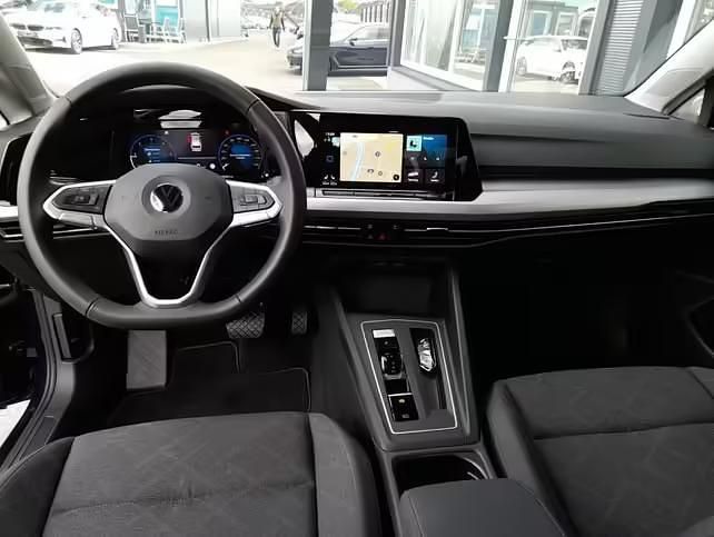 Gebraucht VW Golf VIII Life 116 PS (85 kW) 2021 Atlanticbluemetallic Kombi