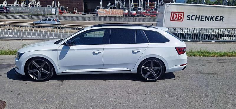 Gebraucht Skoda Superb SportLine 190 PS (139 kW) 2017 Weiß Kombi