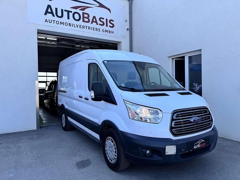Gebraucht Ford Transit Trend 131 PS (96 kW) 2018 Weiß Van