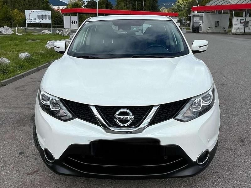 Gebraucht Nissan Qashqai Acenta 131 PS (96 kW) 2016 Weiß SUV