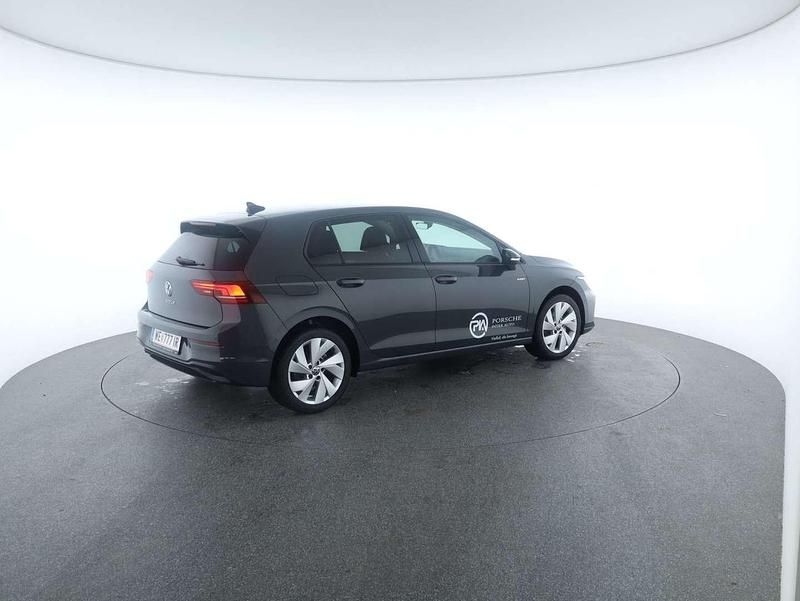 Gebraucht VW Golf VIII 116 PS (85 kW) 2025 Grau Limousine