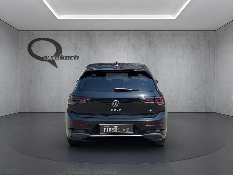 Gebraucht VW Golf VIII 115 PS (84 kW) 2024 Schwarz  metallic Limousine