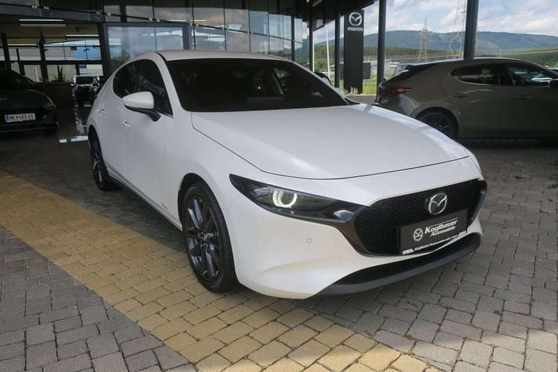 Neu Mazda 3 Exclusive 140 PS (102 kW) 2025 Weiß Limousine