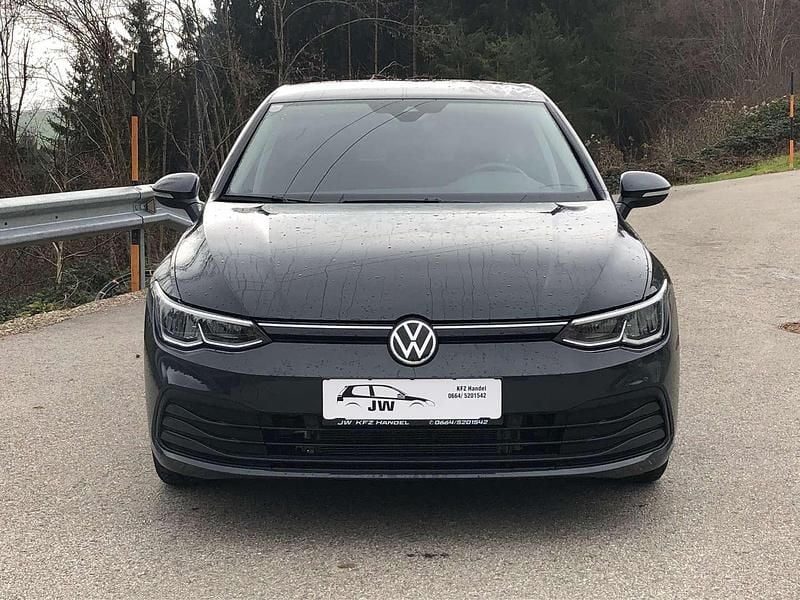 Gebraucht VW Golf VIII 90 PS (66 kW) 2020 Grau Limousine