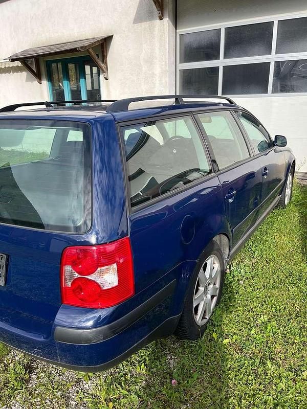 Gebraucht VW Passat Trendline 131 PS (96 kW) 2002 Blau Kombi