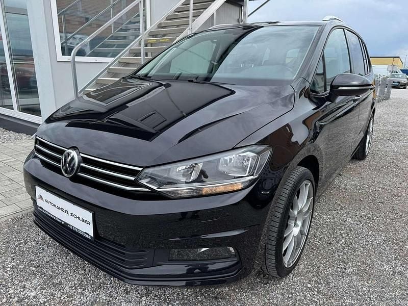 Schwarz Gebraucht 2019 VW Touran Comfortline Van / Kleinbus | € 18.990 (Superpreis) - Bild 1/4
