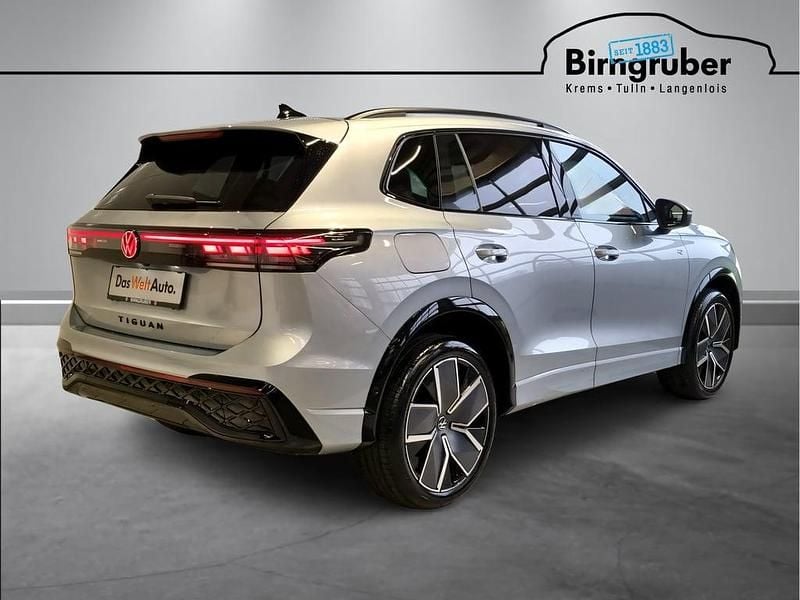 Neu VW Tiguan Sport 272 PS (200 kW) 2025 Silber  metallic SUV
