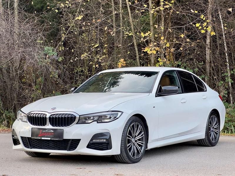 Weiß Gebraucht 2022 BMW 318 Shadowline Limousine | € 32.790 (Fairer Preis) - Bild 1/4