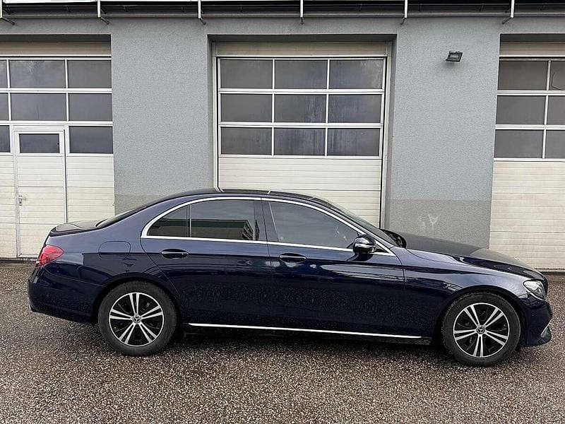 Gebraucht Mercedes E200 Business 150 PS (110 kW) 2019 Blau Limousine